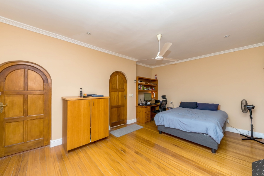 4 Bedroom Property for Sale in Oranjezicht Western Cape